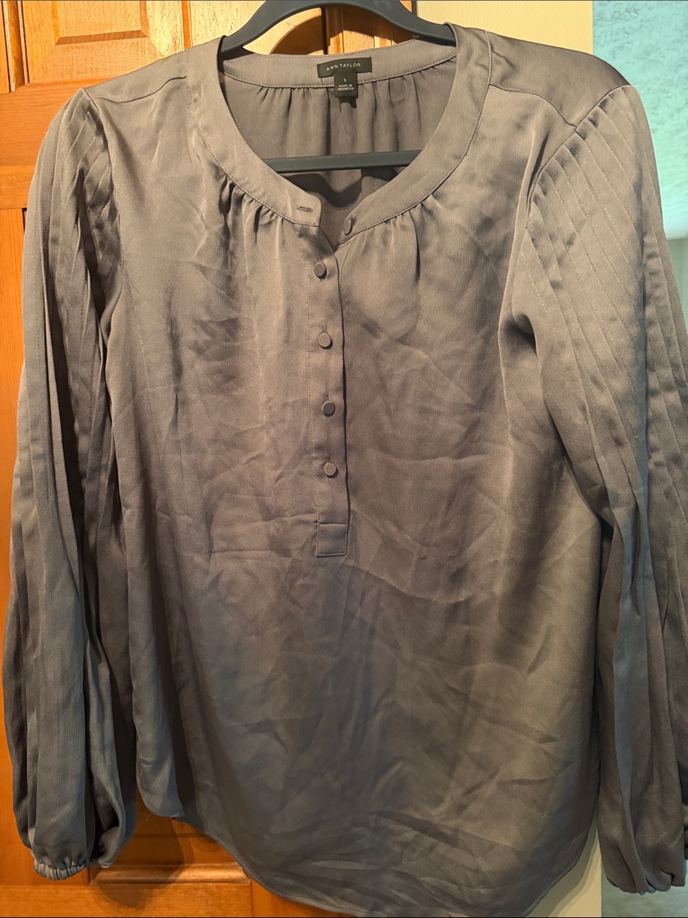 Ann Taylor Slate Gray Long-Sleeve Button-Placket Blouse